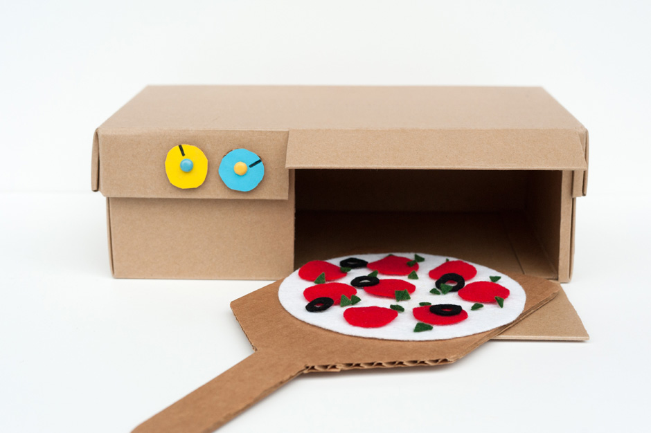 Cardboard Box Pizza Oven (Shoe Box Crafts) - Fun Crafts Kids