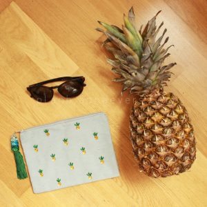 DIY Pineapple clutch bag